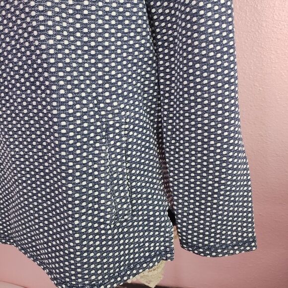 Talbots Navy and White Patterned Top - Picture 4 of 8